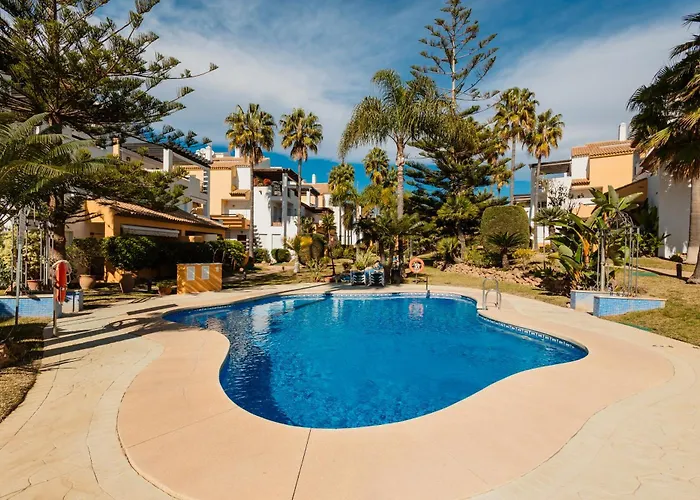 Renovated With Garden And Direct Access, East * מארבלה