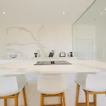 Renovated With Garden And Direct Access, East Appartement *