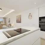Renovated With Garden And Direct Access, East