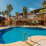 Appartement Renovated With Garden And Direct Access, East Marbella