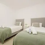 Renovated With Garden And Direct Access, East Marbella