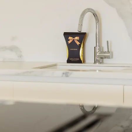 Renovated With Garden And Direct Access, East Marbella