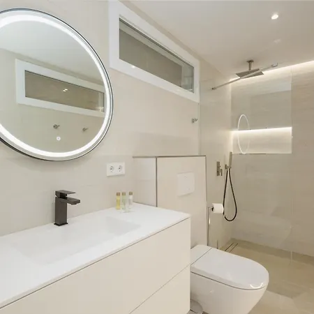 Renovated With Garden And Direct Access, East * Marbella