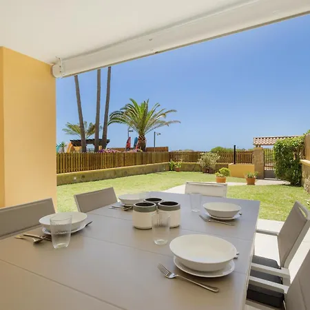 Apartment Renovated With Garden And Direct Access, East