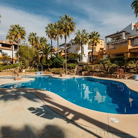 Renovated With Garden And Direct Access, East Apartment