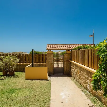Renovated With Garden And Direct Access, East Apartment Marbella