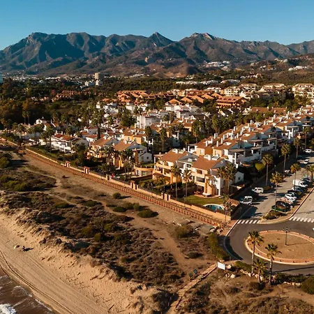 Renovated With Garden And Direct Access, East Marbella