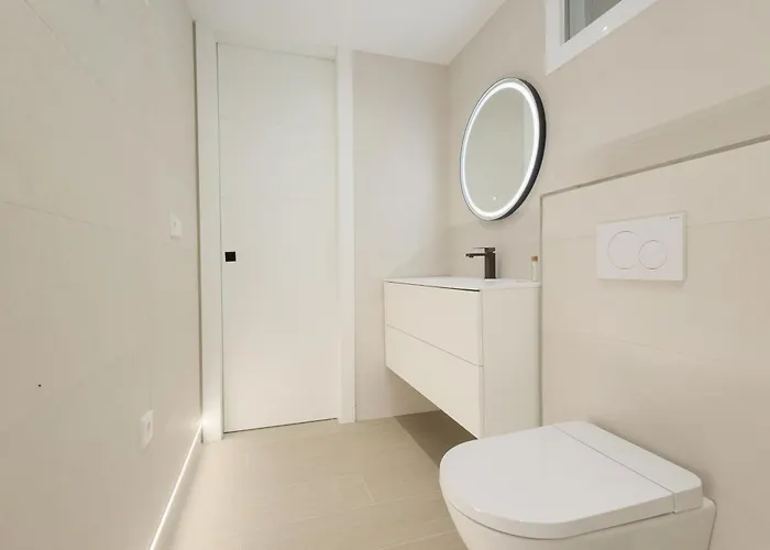 Appartement Renovated With Garden And Direct Access, East Marbella