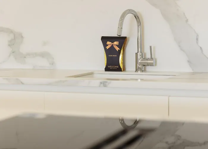 Renovated With Garden And Direct Access, East Marbella