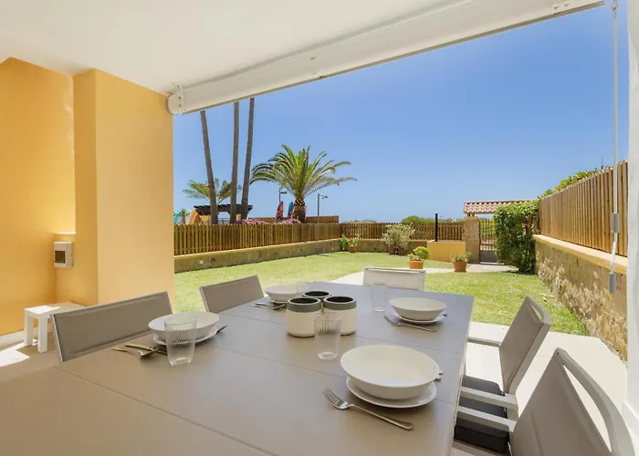 Appartement Renovated With Garden And Direct Access, East