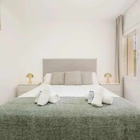 Apartman Renovated With Garden And Direct Access, East *