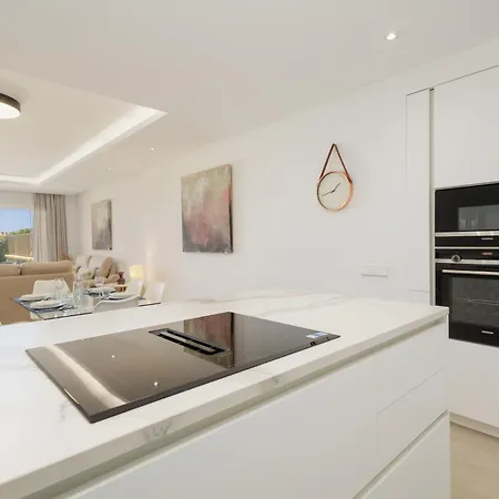 Renovated With Garden And Direct Access, East