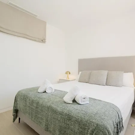 Renovated With Garden And Direct Access, East *