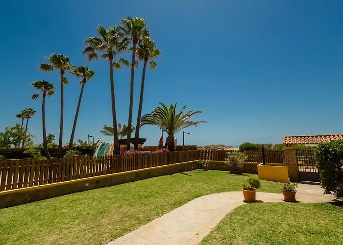 Apartment Renovated With Garden And Direct Access, East *